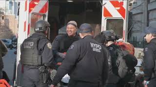 NYPD detective shot in standoff with man inside apartment on LES