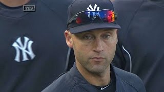 NYY@BOS: Jeter waves to fans after his final game