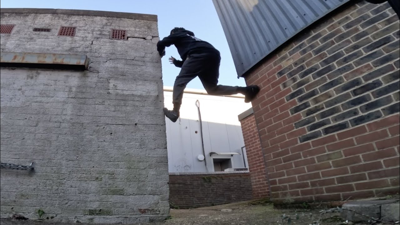 Halfords B Parkour Crag ️ - YouTube