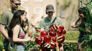 सांसारिक प्रसन्नता का ब्रेडा गार्डन 🖼️🌳🍎