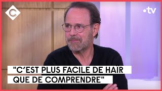 Marc Levy : confidences pour confidences - C à Vous - 06/12/2022