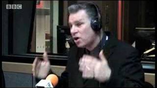 Mark Kermode Reviews No Country for Old Men - BBC 5 Live