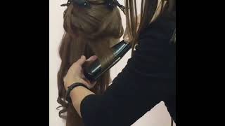 TUTO : How do you create a wavy look with a Corioliss wide plate straightener?