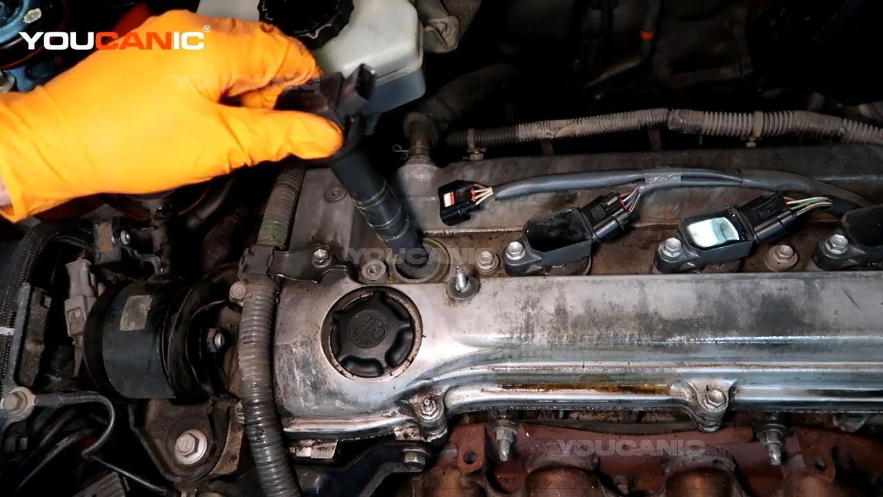 2007-2011 2.4L Toyota Camry Hybrid - How To Remove The Ignition Coil ...