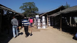 Doomni Bazar. Indian big market.