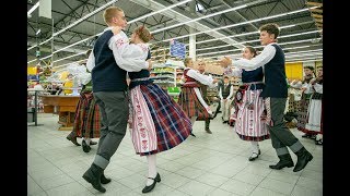 2018 Lietuvos Šimtmečio dainų šventės dalyvių pasirodymai „Maximoje“