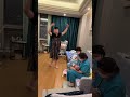 大半夜喝醉回来 非要给她俩女儿跳个傣族舞！我看这是歹徒舞吧 搞笑舞蹈 灵活的胖子 我要上热榜