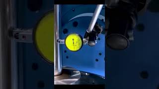 Hand scraping for Matsuura's high-precision machines│キサゲ加工‐マツウラの精度へのこだわり #shorts