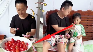 儿子想吃棒棒糖，爸爸特制西红柿棒棒糖，儿子吃的太香了！#Cute baby#Cute#呆萌小米宝#聪明宝宝#萌娃