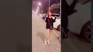 中国网红美女 Chinese web girl 这个视频录了n遍可还是踩不好节奏，扣6吧