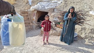 Mountain Hideout: Grandmother and two orphans started building a cave door by collecting wood