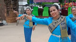 ชมรมสุขภาพดีจอมบึง รำบวงสรวง ในงานพิธีเปิดป้ายว วัดหินกอง