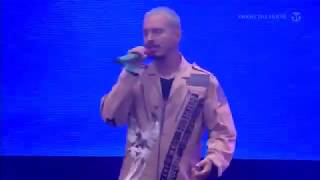 Que Pretendes - J Balvin \u0026 Bad Bunny (Oasis) En Vivo (2)