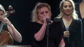 Kelly Clarkson - Cardi B, Post Malone & Lauryn Hill Mash-Up [Live in Uniondale, NY]