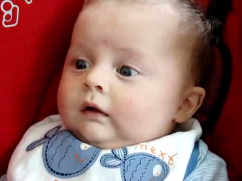 Bebe Llora De Risa Youtube