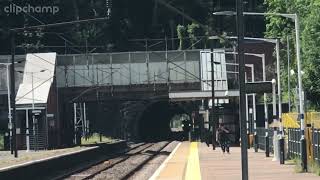 Trains at Hadley woods (GWR livery again)