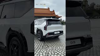 三百萬的韓國車？！KIA EV9正式登場 #kia #kiaev9 #起亞 #現代起亞 #現代集團 #ev9 #新車 #汽車 #森那美 #電動車 #shorts #autographictv