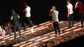 [HD] One Direction Take Me Home Tour Oakland July 31, 2013 Twitter Questions