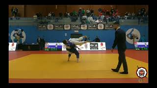 Rare competition judo throw (Daki wakare/Tawara Gaeshi)