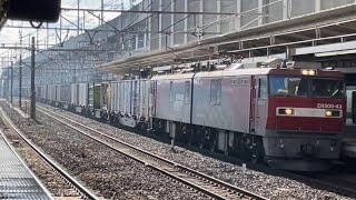 JR貨物EH500形43号機＋コキ19B（両）が小山駅を通過するシーン（3055レ・仙貨A144・コンテナ輸送）2021.12.17