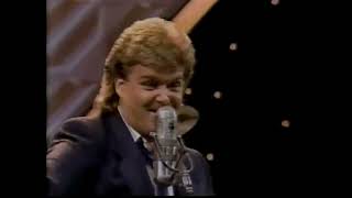 1985 Country Music Awards - Hosted by Anne Murray & Kris Kristofferson