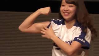 Girl Biceps (Asiaticas en vivo) Asian Girl 女の子の上腕二頭筋