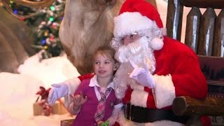 Signing Santa spreads Christmas cheer to deaf children in Missouri