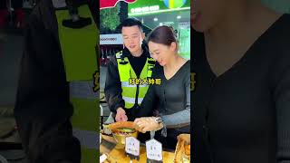 卤味火鸡面，泡面还是这一碗好吃【吐司大锤】#vlog #搞笑 #food #挑战 #夜市 #泡面