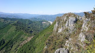 小鹿野二子山西岳上級者コースを登り切った絶景