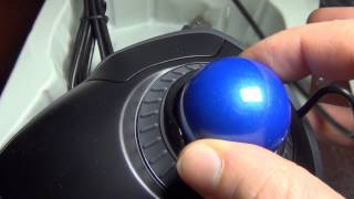 Kensington Orbit Trackball with Scroll Ring unpacking