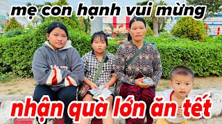 mẹ con hạnh lần đầu được ăn cá viên chiên