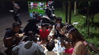 SETELAH NUNGGU LAMA AKHIRE DAPAT BAKSO-MAEM BAKSO DI PINGGIR ALAS