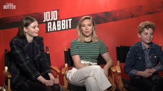 Jojo Rabbit: Scarlett Johansson, Thomasin McKenzie & Roman Griffin Davis Interview | Extra Butter