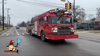 Detroit Fire Department Ladder 22 Responding PRIORITY 1 STILL ALARM COMMERCIAL FIRE ALARM AIR HORN