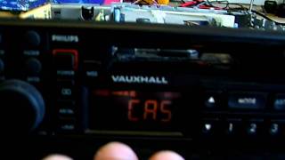 RARE VINTAGE VAUXHALL PHILIPS DC 681 WORKING (PREMIER AUDIO)