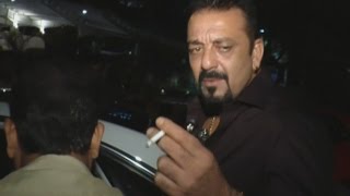 Sanjay Dutt CAUGHT Drunk & Smoking At Late Night
