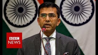 Pakistan-India: India confirms pilot missing and aircraft down - BBC News