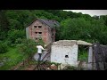 urbex on survole en drone des ruines d un ancien site industriel .