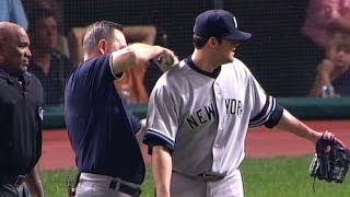 2007 ALDS Gm2: Midges impact Yankees in the eighth