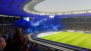 Hertha BSC vs FC Bayern 2:3 • Blaue Rauch Pyro-Aktion der Ostkurve • Hertha Ultras