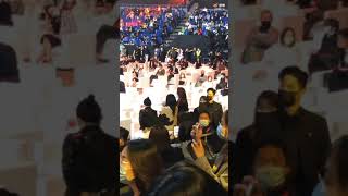 [FANCAM] 20210228 Wang Yibo and Tao Hugged Each Other • 2020 Weibo Night