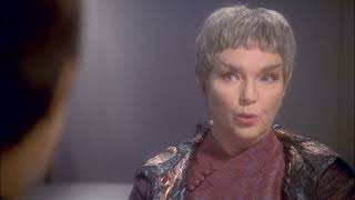 T'pol and Ambassador V'Lar have a chat