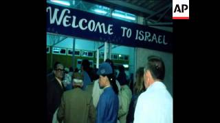 SYND 5-3-73 PILGRIMS ARRIVE IN TEL AVIV