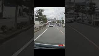 必要以上に歩道を走行するバイク💥🛵