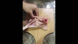 HOW TO DEBONE CHICKEN THIGH - HHS20203 BASIC COOKERY (M4)