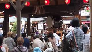 伊勢神宮前のおかげ横丁で神思太鼓　2019年8月3日