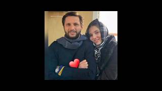 Shahid Afridi With his Daughters | Ansha Afridi With Shaheen Shah Afridi pics