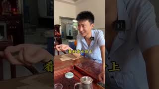 一条在审美点上的飘花翡翠手镯，姐妹们觉得这条手镯值吗（3）#翡翠#翡翠直播#翡翠手镯#天然翡翠