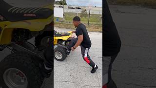 Giving Customer Lessons On How To Do TheVeeTouch Tire Kick Start On His 2002 Trx400ex Atv