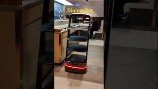 Robots working in a Restaurant#shorts #food #robot #foodie #viralshort #ai #restaurant